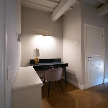 Borgo Albizi Luxury Torretta Apartment *